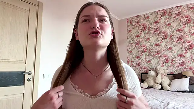 lizzzanatooo online show from 06-15-26, 03:03