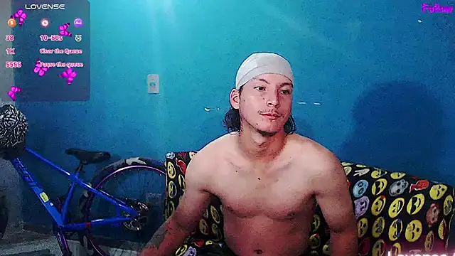 Snapshot of MrKingsaintx chatting on 06-15-26, 09:11 MrKingsaintx online show from 06-15-26, 09:11