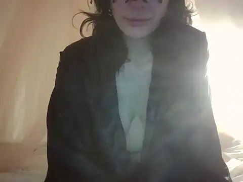 Snapshot of Nyx_Nuit chatting on 06-14-26, 12:19 Nyx Nuit online show from 06-14-26, 12:19