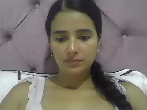 micaelamoreno18 online show from 05-31-26, 02:20