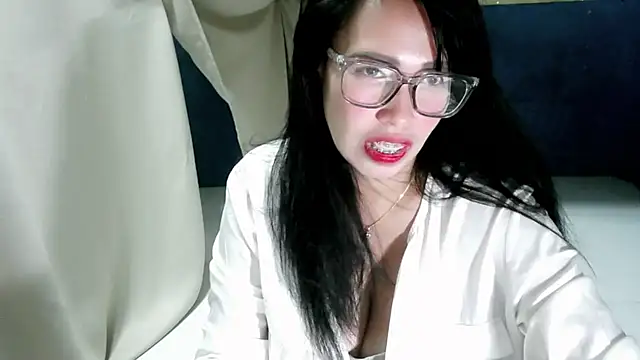 Snapshot of honey_kawai chatting on 06-11-26, 01:49 honey kawai online show from 06-11-26, 01:49