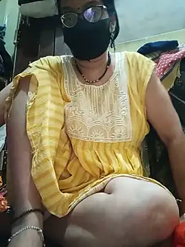 Snapshot of hi-bhabhi chatting on 06-11-26, 08:45 hi-bhabhi online show from 06-11-26, 08:45