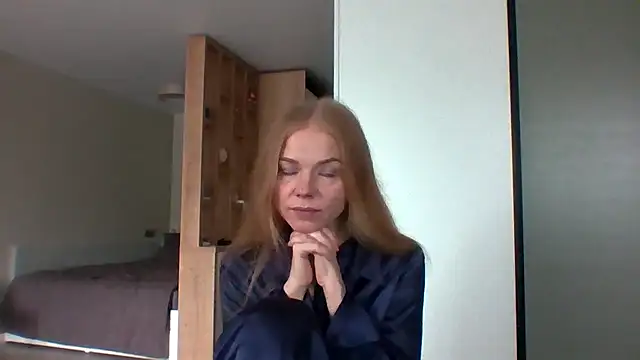 Snapshot of Tina5394 chatting on 07-07-26, 04:37 Tina5394 online show from 07-07-26, 04:37