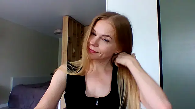 Snapshot of Tina5394 chatting on 07-14-26, 10:21 Tina5394 online show from 07-14-26, 10:21