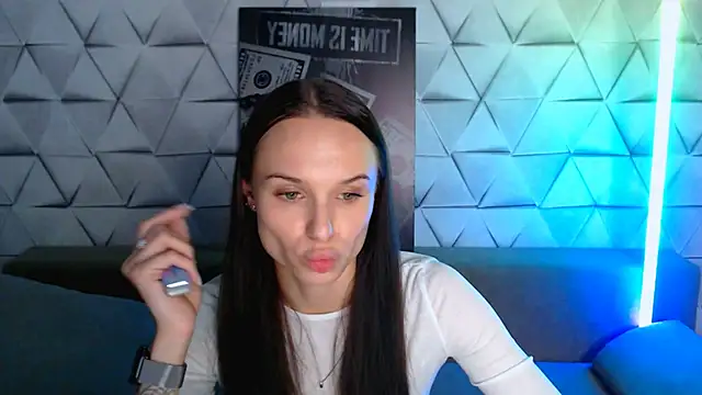 Snapshot of NicoleMerz chatting on 05-28-26, 06:38 NicoleMerz online show from 05-28-26, 06:38