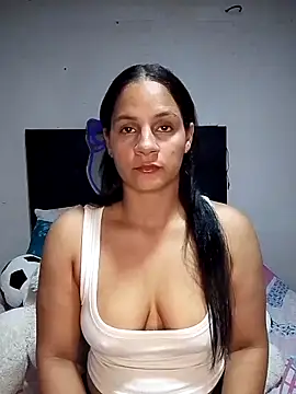 Snapshot of Cielo_777_ chatting on 06-14-26, 03:03 Cielo 777 online show from 06-14-26, 03:03