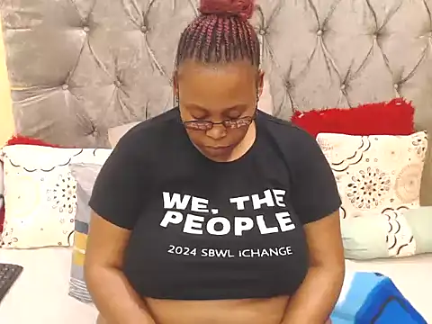 sexychubbypussyx online show from 06-12-26, 11:53