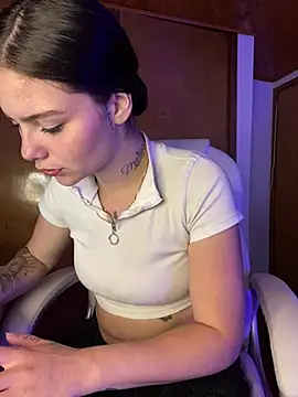 Snapshot of Maia_afrodita chatting on 06-10-26, 11:13 Maia afrodita online show from 06-10-26, 11:13