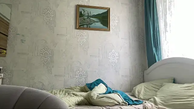 Snapshot of HeIen_cute chatting on 07-18-26, 07:34 HeIen cute online show from 07-18-26, 07:34