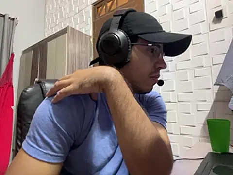 Snapshot of Fer_Ti chatting on 06-23-26, 11:08 Fer Ti online show from 06-23-26, 11:08