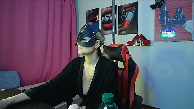 LolaSelvaggia online show from 06-09-26, 10:21