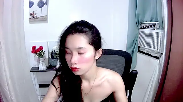 Snapshot of heartx_ chatting on 06-19-26, 02:43 heartx online show from 06-19-26, 02:43