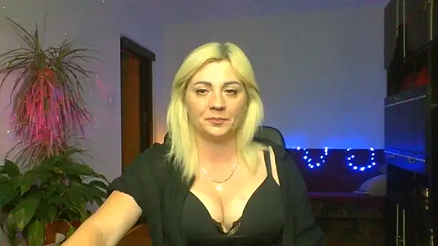 LunaaKiss online show from 07-05-26, 07:43