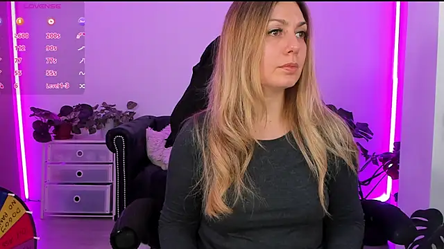 LindaWhite  online show from 12-14-24, 05:03