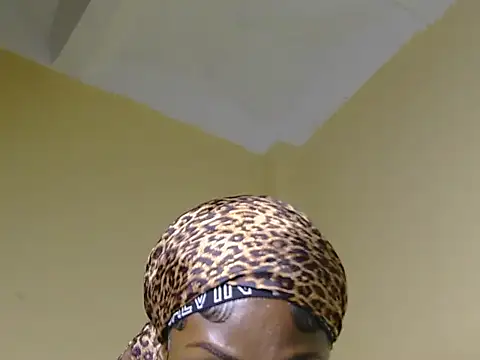 Snapshot of Dark_candy3 chatting on 06-04-26, 05:13 Dark candy3 online show from 06-04-26, 05:13