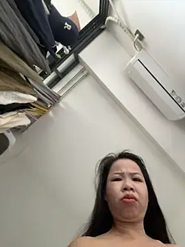 Snapshot of honghong_mother chatting on 06-29-26, 11:16 honghong mother online show from 06-29-26, 11:16