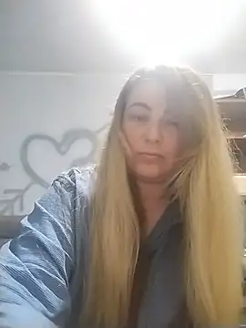 Snapshot of AngelWhite008 chatting on 06-11-26, 07:56 AngelWhite008 online show from 06-11-26, 07:56