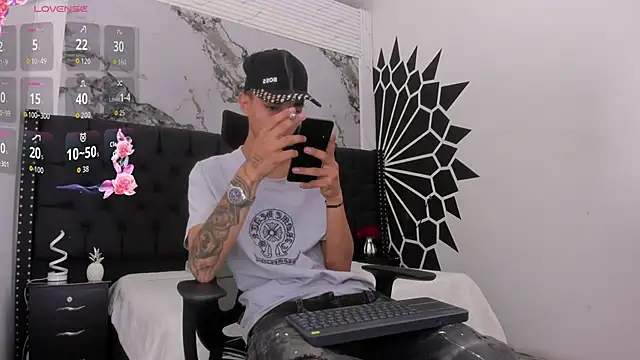 Snapshot of LucasJhonson_ chatting on 06-15-26, 09:06 LucasJhonson online show from 06-15-26, 09:06