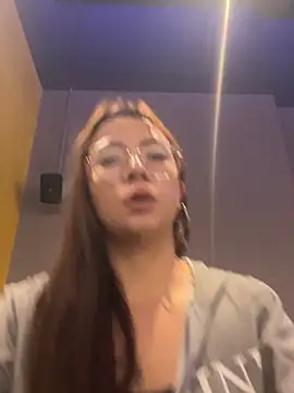 arilynn  online show from 06-25-26, 05:50