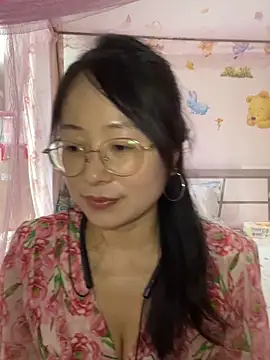 Snapshot of TangTang0530 chatting on 06-07-26, 08:07 TangTang0530 online show from 06-07-26, 08:07