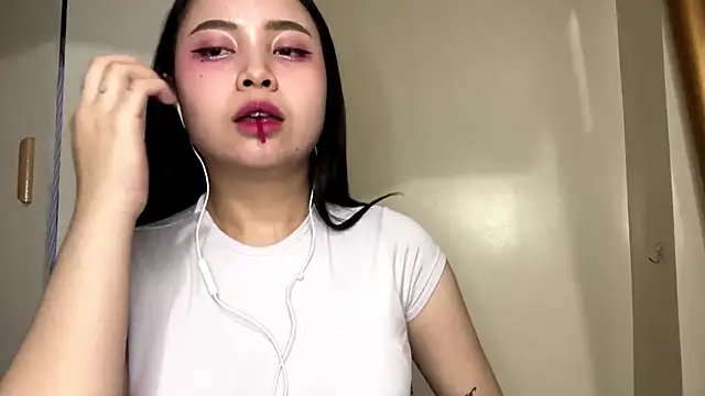 Snapshot of KrystaDonnellan chatting on 06-01-26, 11:12 KrystaDonnellan online show from 06-01-26, 11:12