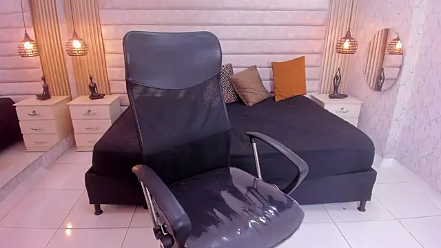 Snapshot of Cloe_Monroee_ chatting on 06-10-26, 07:35 Cloe Monroee online show from 06-10-26, 07:35
