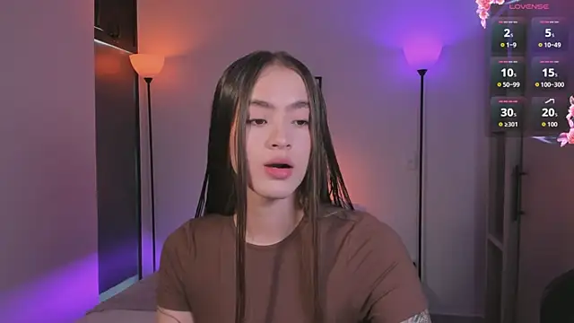 LizzyColins online show from 07-05-26, 01:07