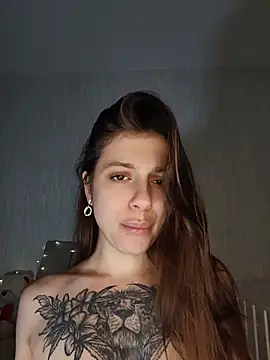 Snapshot of Eileenmurrr chatting on 06-19-26, 04:39 Eileenmurrr online show from 06-19-26, 04:39