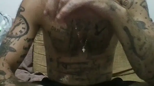Snapshot of loucas92 chatting on 08-04-26, 08:44 loucas92 online show from 08-04-26, 08:44