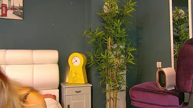 Tiny Tease online show from 07-02-26, 08:15