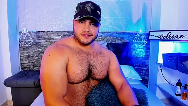 Snapshot of apolorusso chatting on 07-24-26, 06:11 apolorusso online show from 07-24-26, 06:11