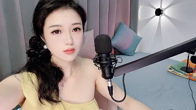 Momo-Wow online show from 06-20-26, 06:05