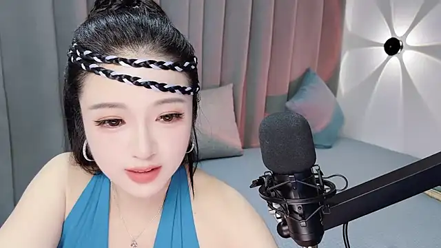Momo-Wow online show from 06-22-26, 06:32
