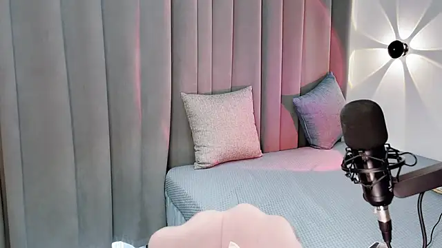 Momo-Wow online show from 06-28-26, 06:08
