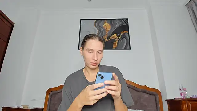 Snapshot of SofiClimbing chatting on 11-19-25, 10:59 SofiClimbing online show from 11-19-25, 10:59