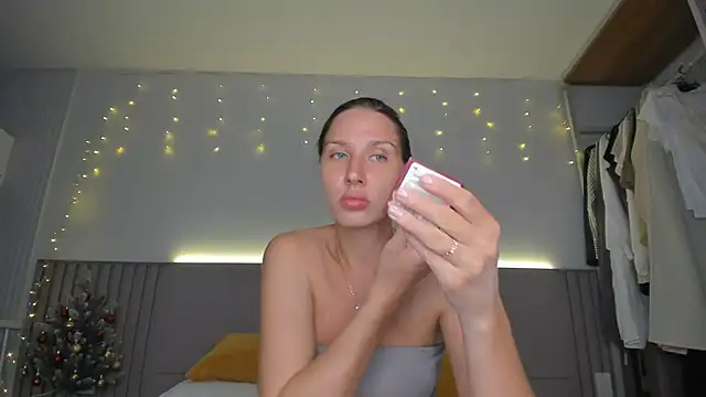 Snapshot of SofiClimbing chatting on 01-17-26, 08:52 SofiClimbing online show from 01-17-26, 08:52