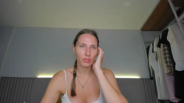 Snapshot of SofiClimbing chatting on 03-09-26, 02:48 SofiClimbing online show from 03-09-26, 02:48