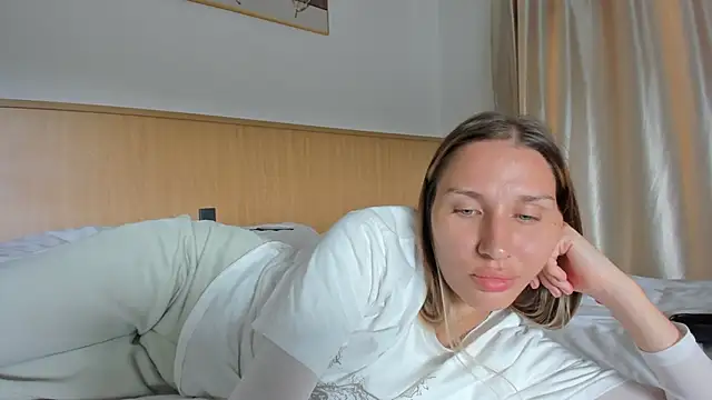 Snapshot of SofiClimbing chatting on 03-14-26, 05:46 SofiClimbing online show from 03-14-26, 05:46