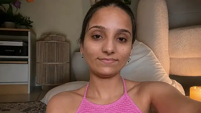 Snapshot of Vartikapussy82 chatting on 06-01-26, 05:20 Vartikapussy82 online show from 06-01-26, 05:20
