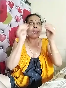 Snapshot of chatterjeesayani567 chatting on 06-11-26, 04:54 chatterjeesayani567 online show from 06-11-26, 04:54