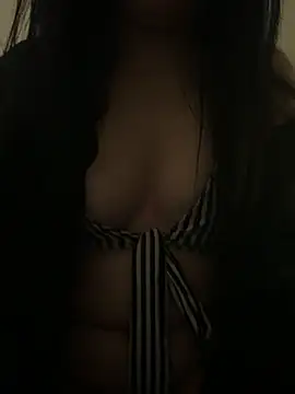 Snapshot of badbunnybabe123 chatting on 06-08-26, 09:04 badbunnybabe123 online show from 06-08-26, 09:04