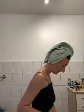 PregnantEmilia online show from 06-01-26, 07:37