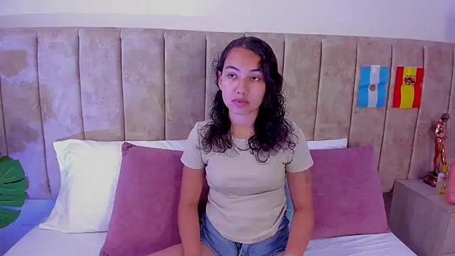 Snapshot of Ailamoon chatting on 07-18-26, 07:50 Ailamoon online show from 07-18-26, 07:50