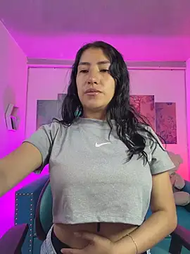 Snapshot of violetta_4m chatting on 06-22-26, 04:26 violetta 4m online show from 06-22-26, 04:26
