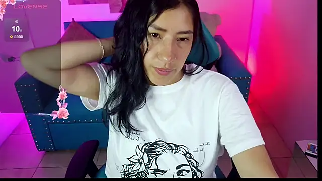 Snapshot of violetta_4m chatting on 06-24-26, 04:06 violetta 4m online show from 06-24-26, 04:06