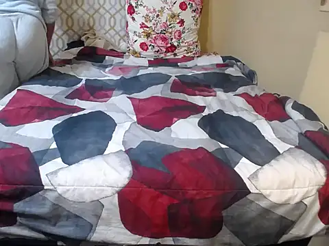 Snapshot of Thickmisspearl23 chatting on 06-28-26, 11:00 Thickmisspearl23 online show from 06-28-26, 11:00
