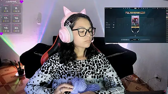 Snapshot of Miss_kittyX chatting on 07-10-26, 01:32 Miss kittyX online show from 07-10-26, 01:32