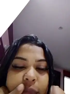 Snapshot of Silmara21 chatting on 06-07-26, 10:57 Silmara21 online show from 06-07-26, 10:57