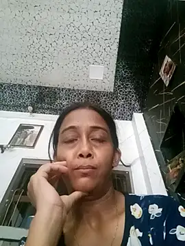 Snapshot of Hot-Angel088 chatting on 07-14-26, 04:39 Hot-Angel088 online show from 07-14-26, 04:39