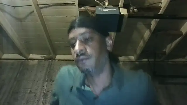 Snapshot of Leo99842 chatting on 07-10-26, 01:21 Leo99842 online show from 07-10-26, 01:21